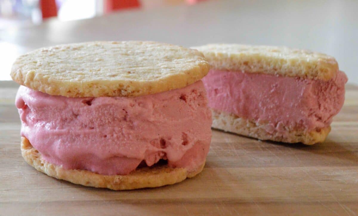 Shortbread cookie sandwiches
