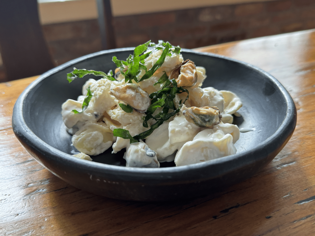 bowl of mussels